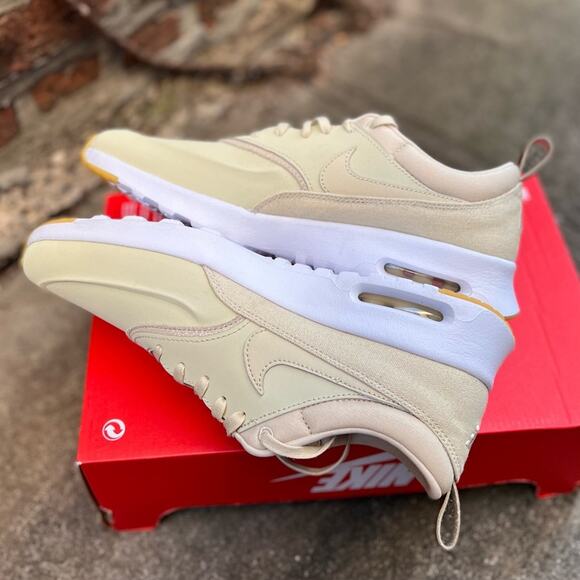 NEW Size 9 Nike Air Max Thea Premium Women's Shoes Beach/Metallic Gold/Sail - Picture 8 of 9